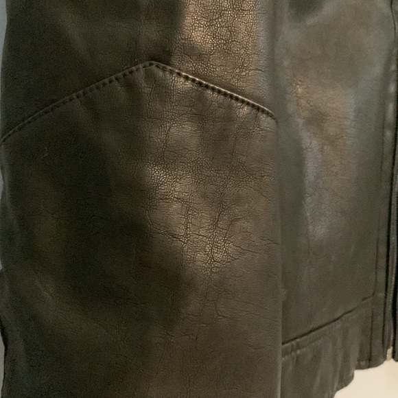 Men’s Faux Leather Moto Bomber Jacket Size Medium New W/out Tag Apt 9 Qu… - Picture 4 of 10
